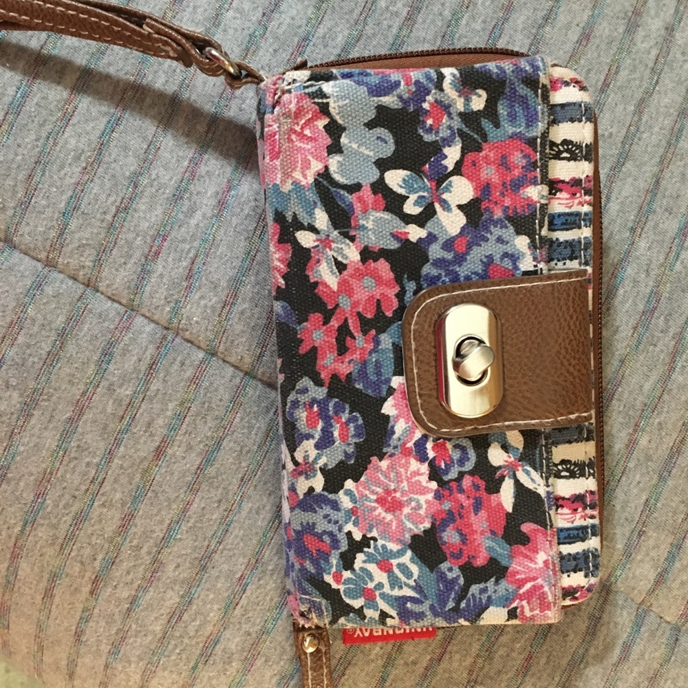 UNIONBAY wristlet/phone holder - Picture 5 of 8